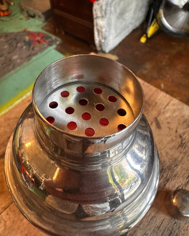 MCM 1050's Cocktail Shaker Grand Leaners