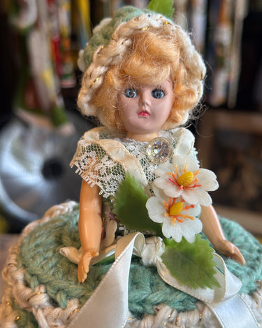 Grandma Made Toilet Paper Dollcover Grand Leaners